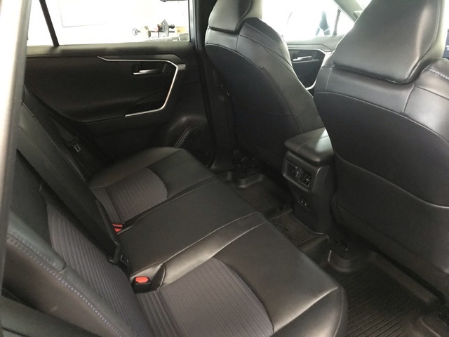 2021 Toyota RAV4 Hybrid XSE photo 13