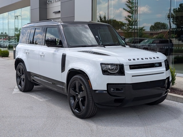 2025 Land Rover Defender 110 X-Dynamic SE photo 6