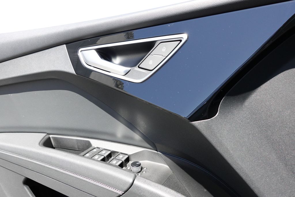 2024 Audi Q4 E-tron Premium photo 17