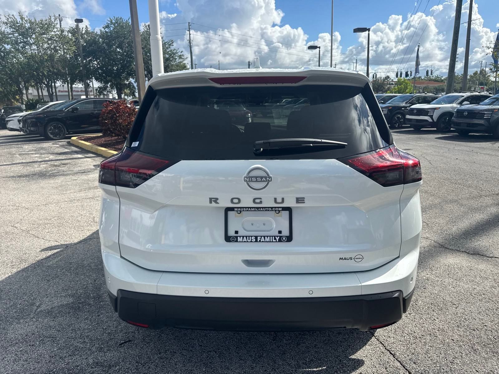 2026 Nissan Rogue SV photo 5