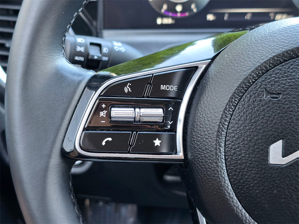 2024 Kia Seltos S photo 17