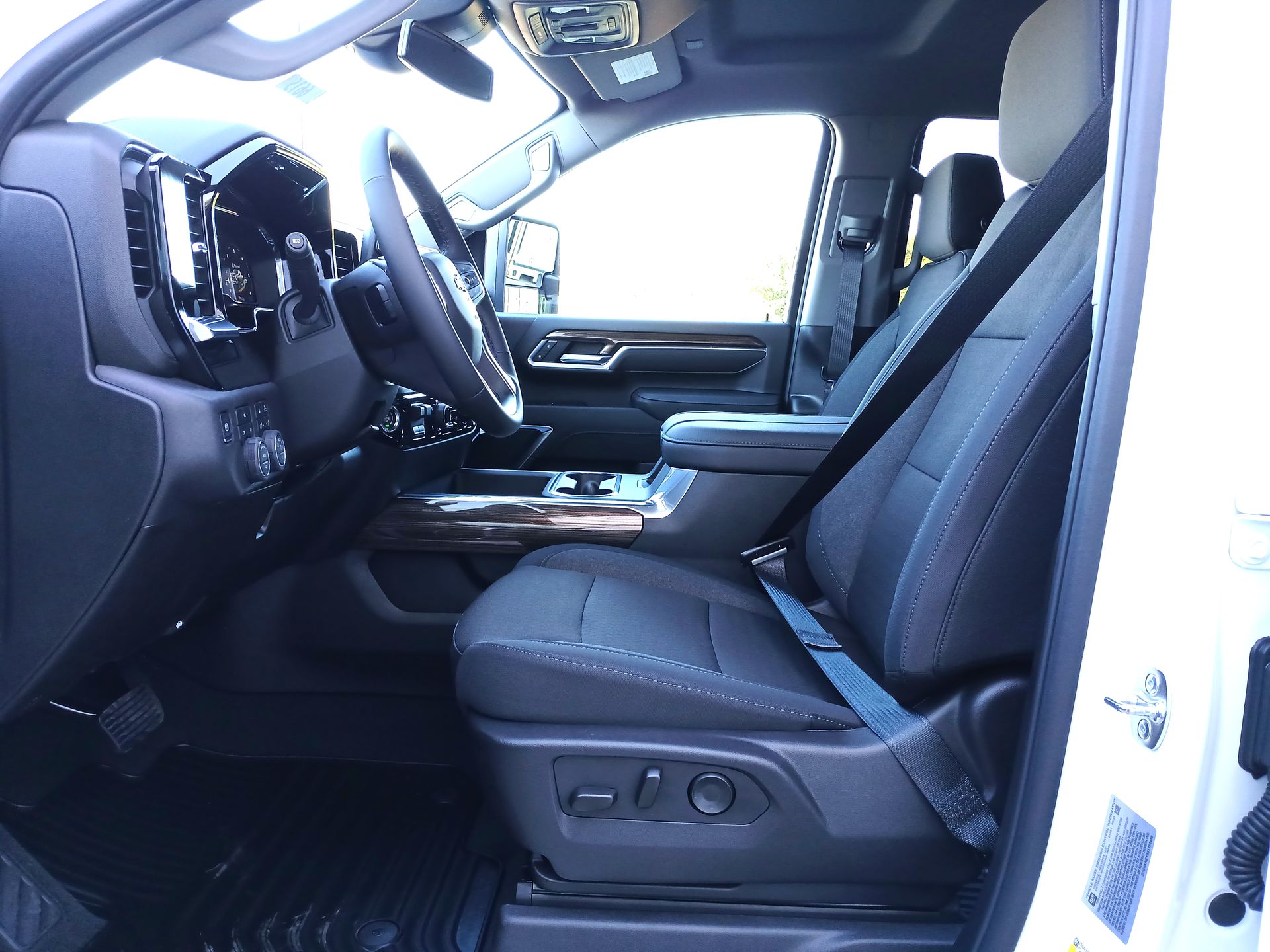 2025 Chevrolet Silverado 2500HD LT photo 19