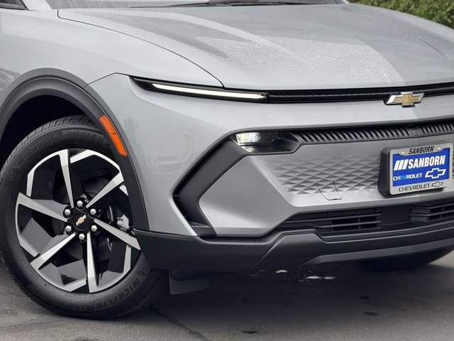 2026 Chevrolet Equinox EV 1LT photo 3