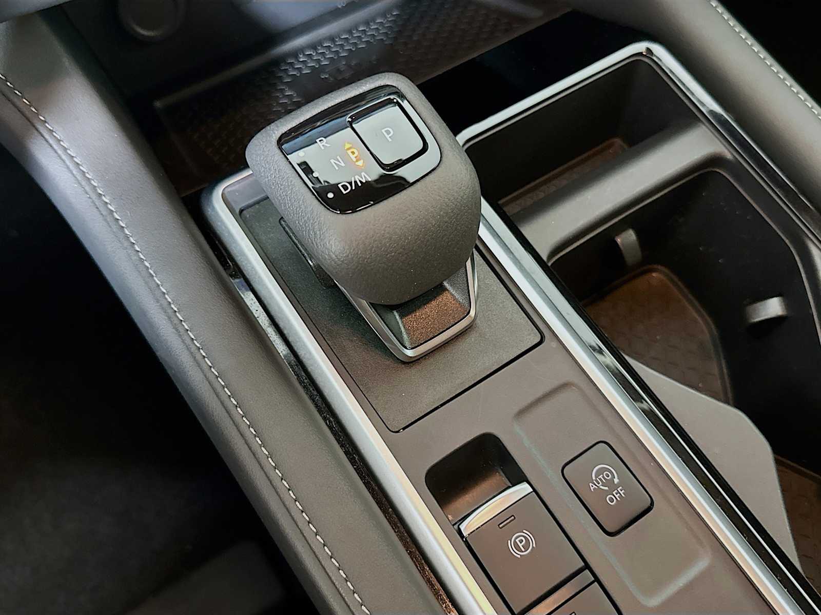 2025 Nissan Pathfinder SL photo 15