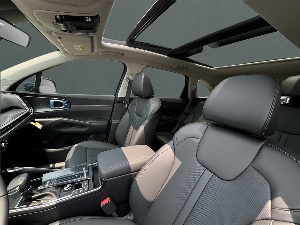 2025 Kia Sorento S photo 13