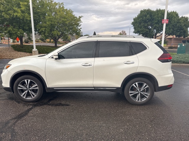 2018 Nissan Rogue SL photo 3