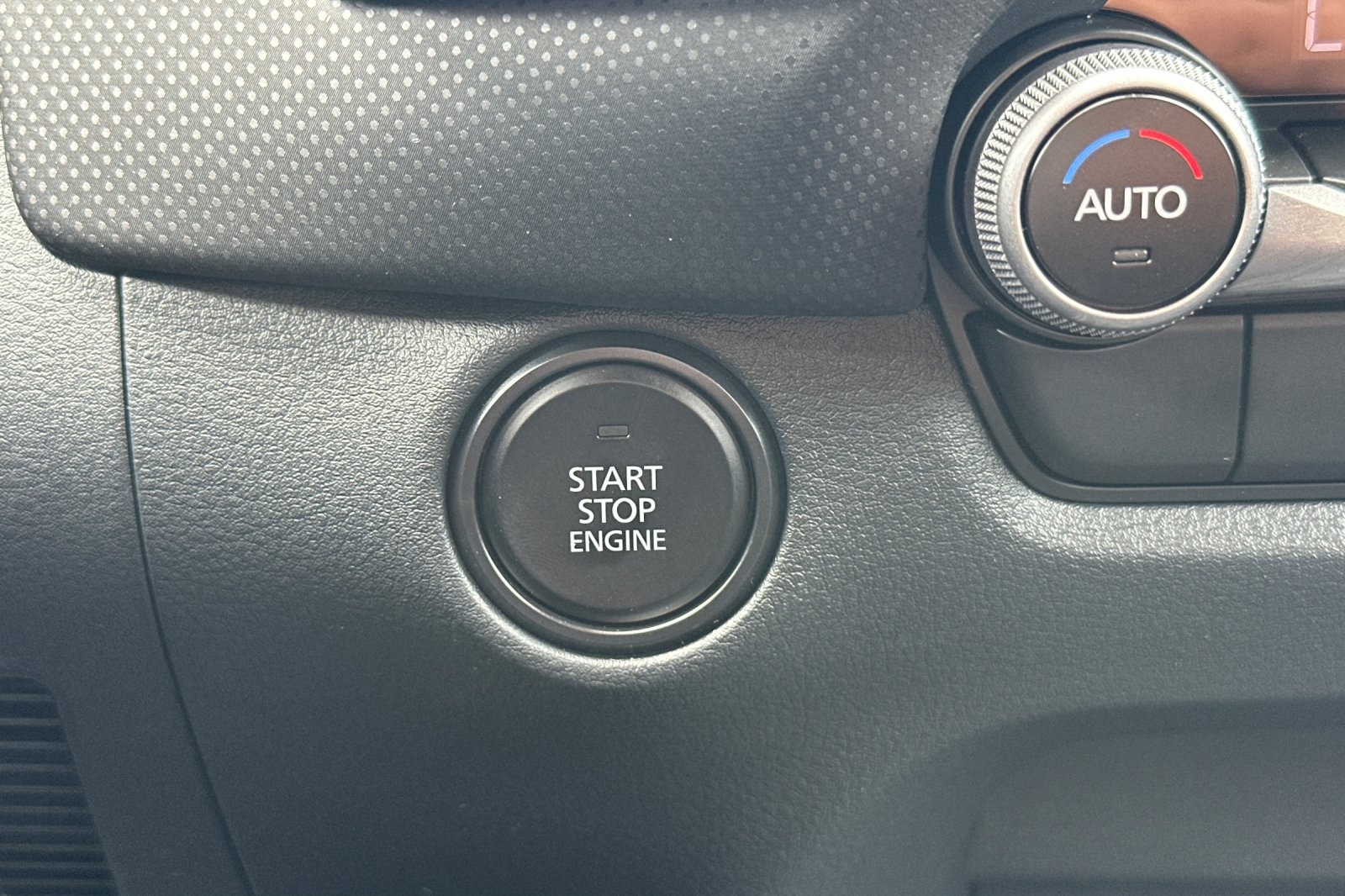 2025 Mazda CX-50 2.5 Select photo 22