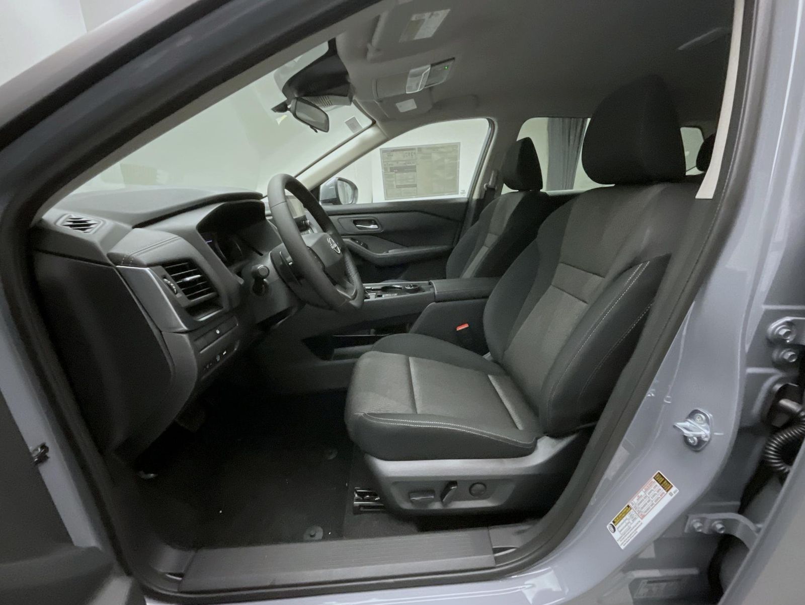 2026 Nissan Rogue SV photo 6