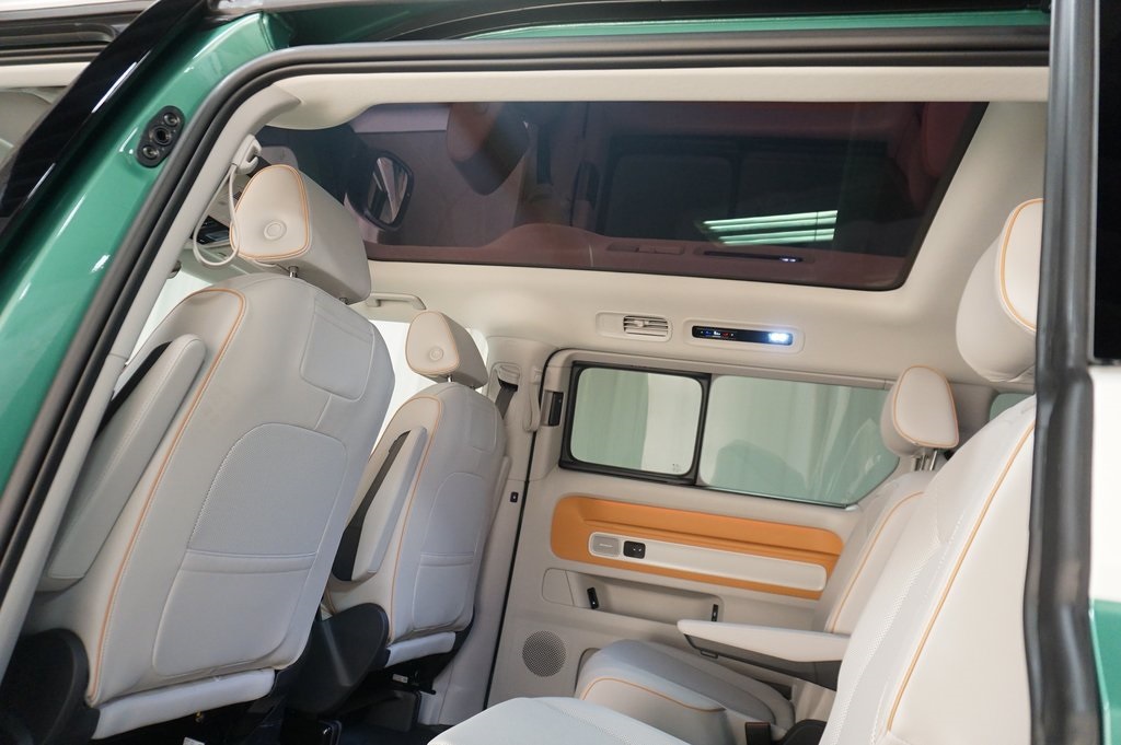 2025 Volkswagen ID. Buzz photo 24