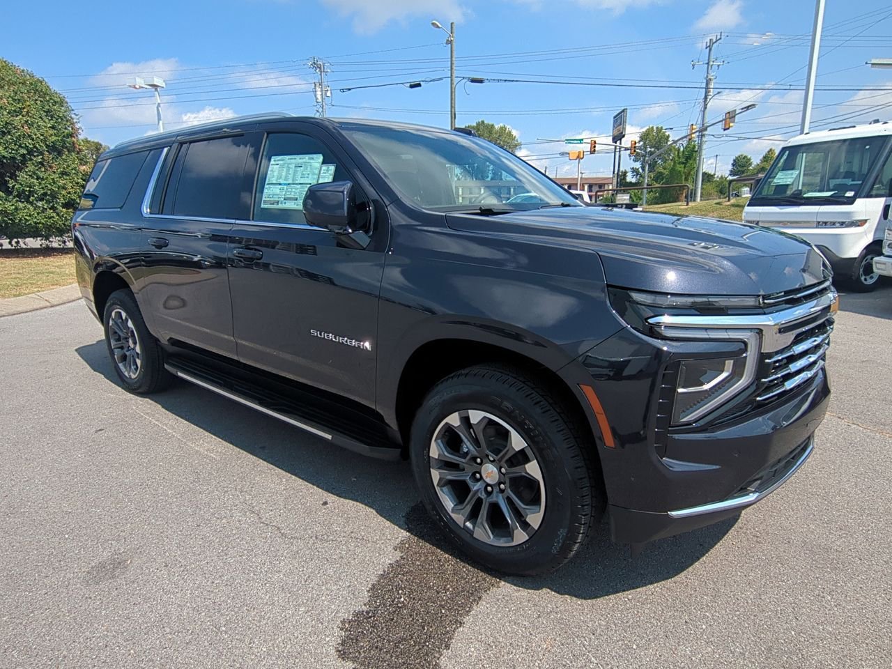 2025 Chevrolet Suburban LT photo 2