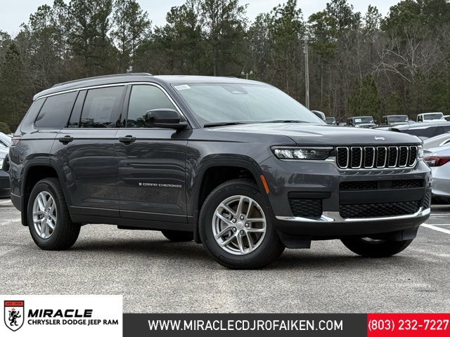 2025 Jeep Grand Cherokee L Laredo's photo