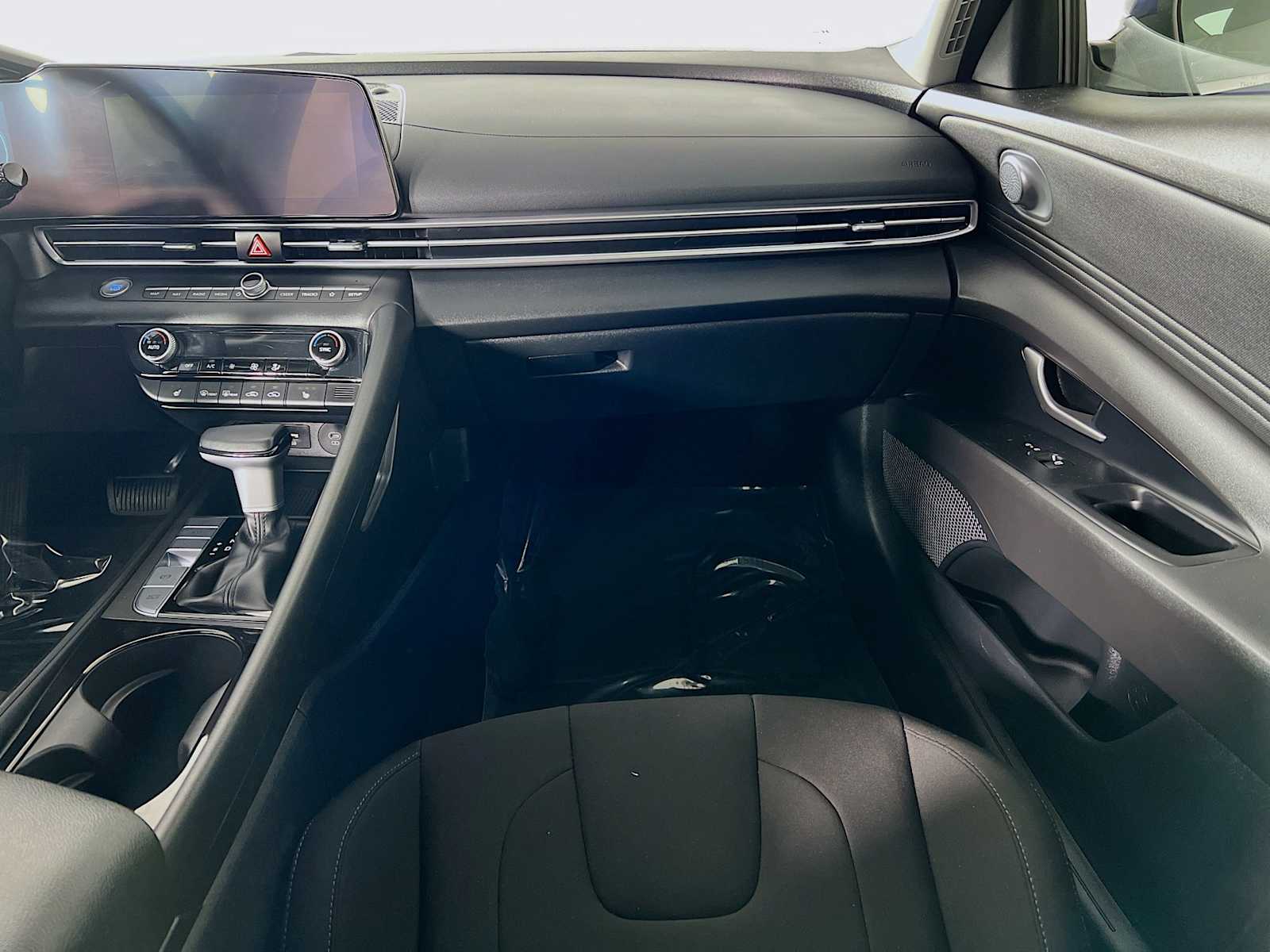2024 Hyundai Elantra SEL Convenience photo 23