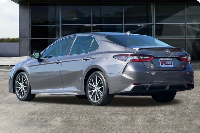 2022 Toyota Camry SE photo 4