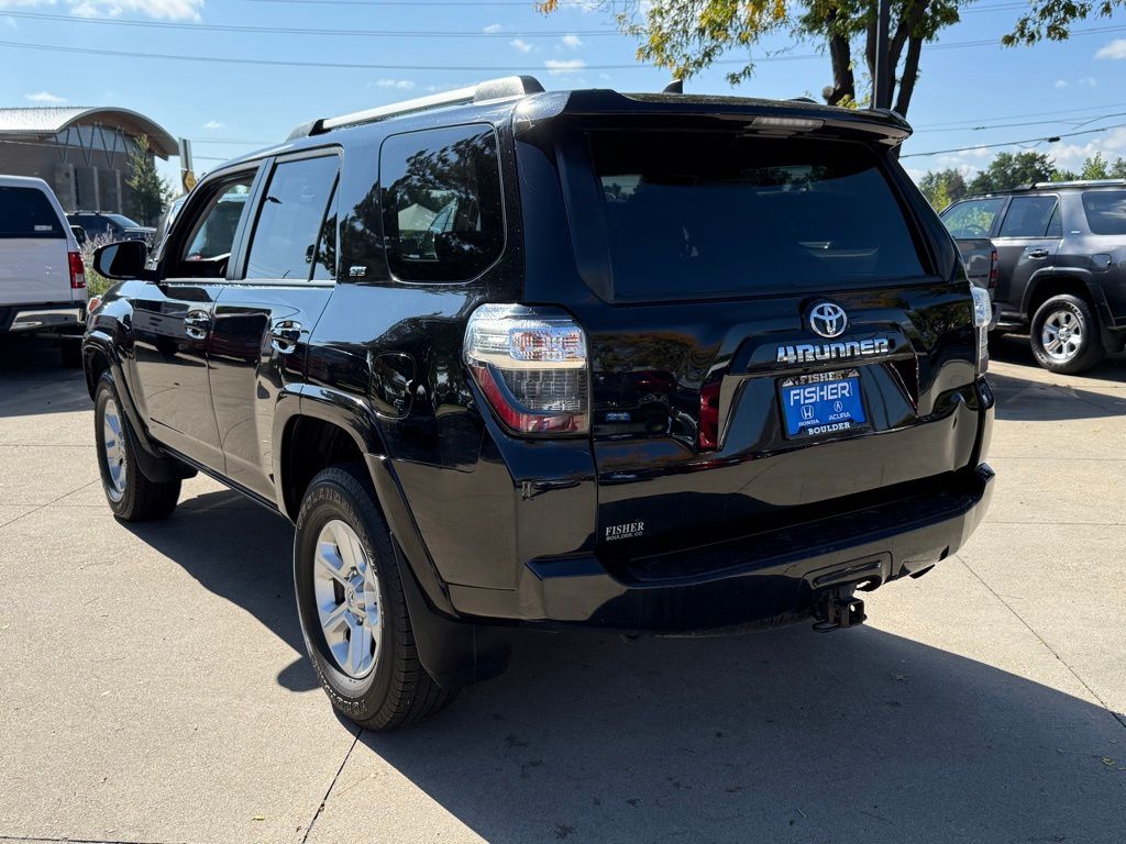 2020 Toyota 4Runner SR5 photo 3