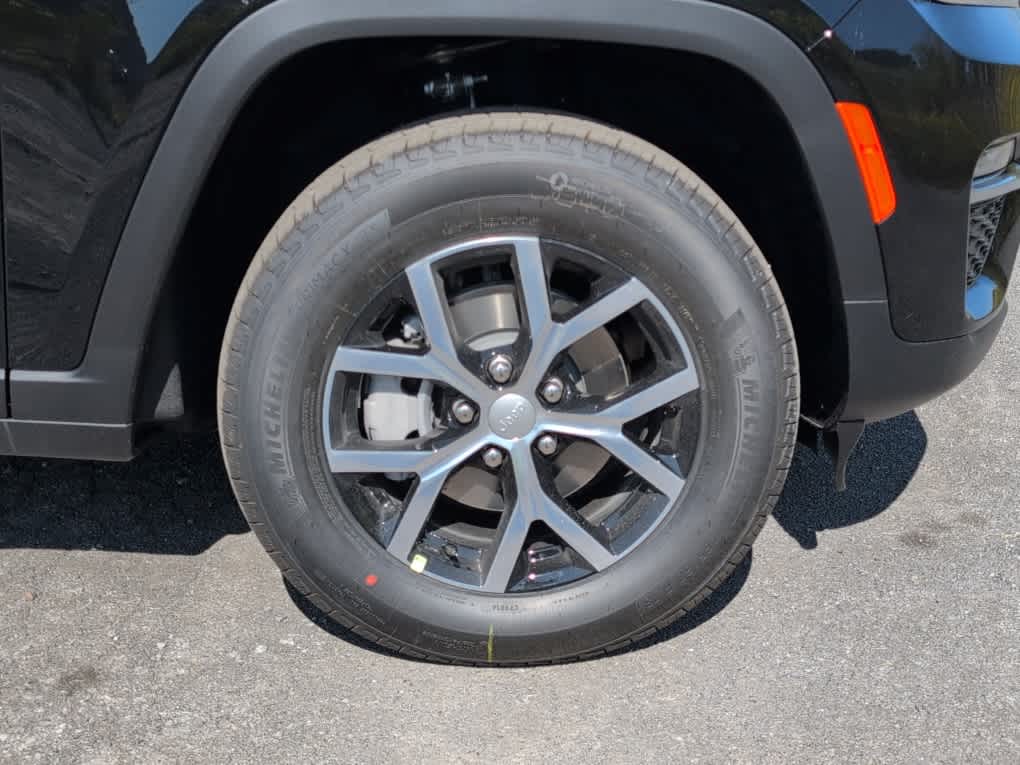 2025 Jeep Grand Cherokee Limited photo 9