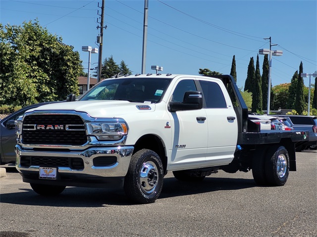 2024 Ram 3500 SLT photo 10