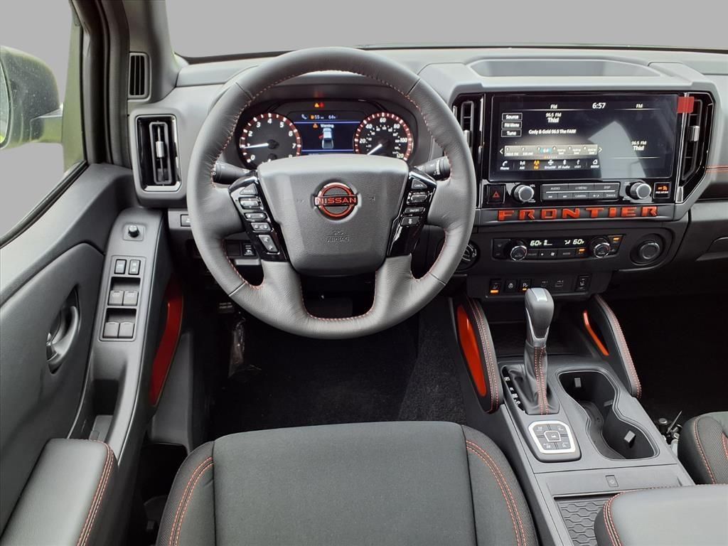 2026 Nissan Frontier PRO-4X photo 4