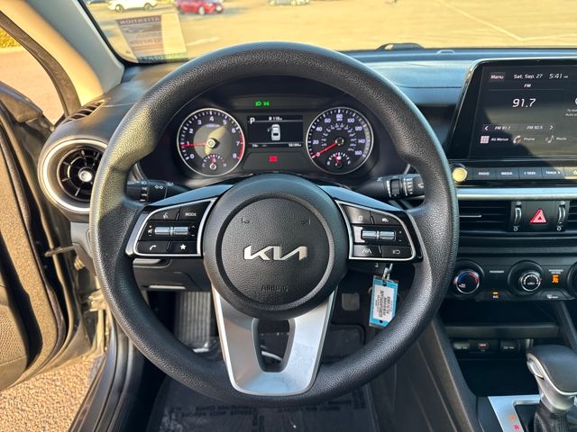 2023 Kia Forte LXS photo 7