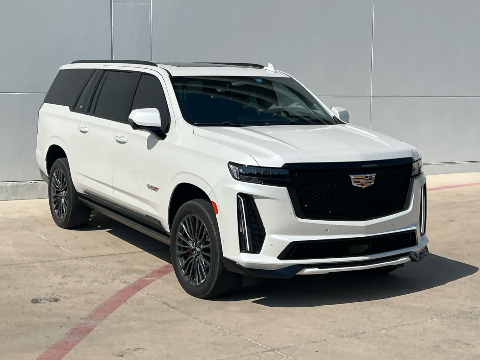 2023 Cadillac Escalade ESV photo 3