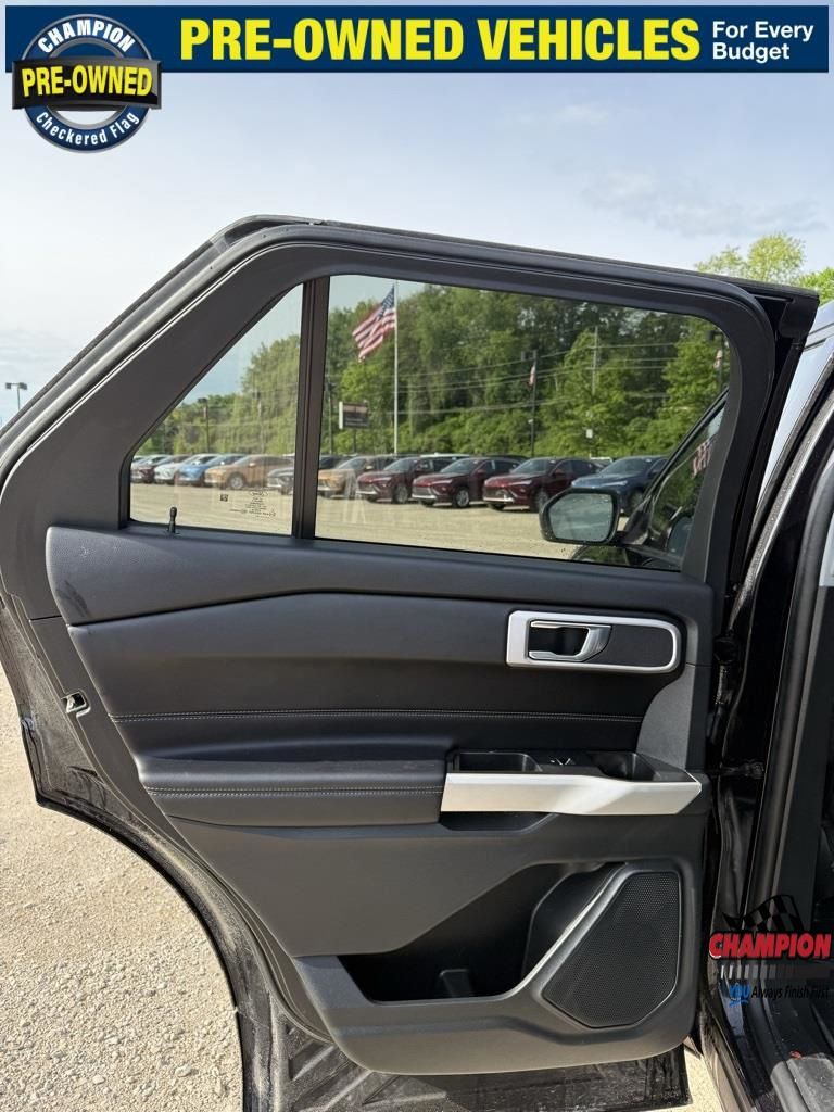 2021 Ford Explorer XLT photo 13