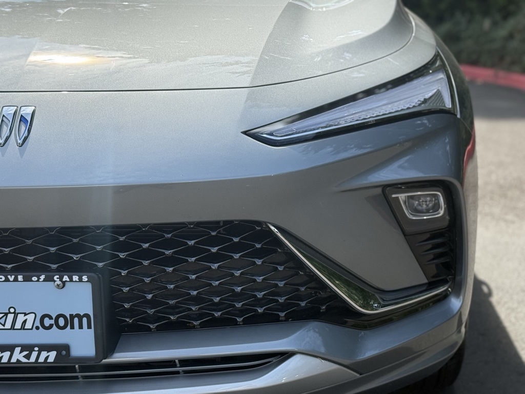 2024 Buick Envista Avenir photo 2