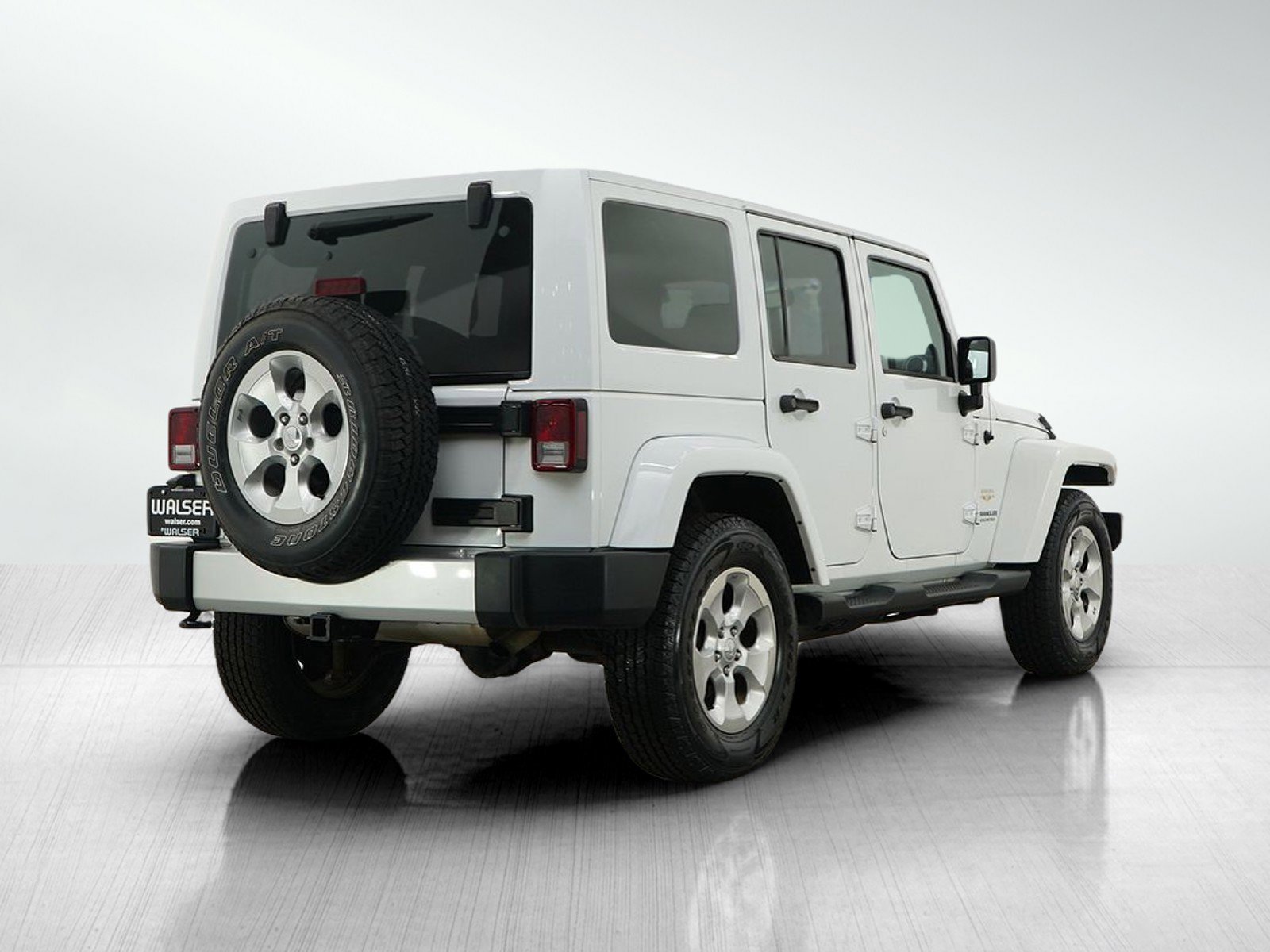 2014 Jeep Wrangler Unlimited Sahara photo 5