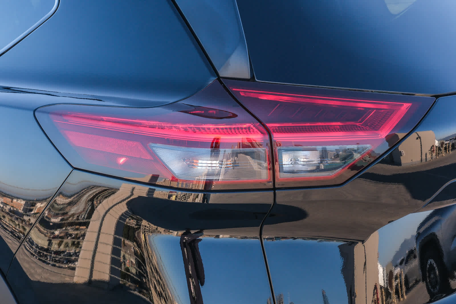 2023 Nissan Rogue SV photo 7