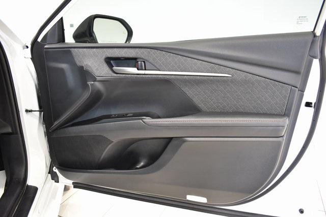 2025 Toyota Camry XLE photo 9