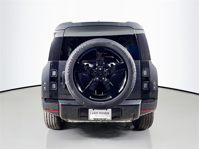 2026 Land Rover Defender 110 S photo 4