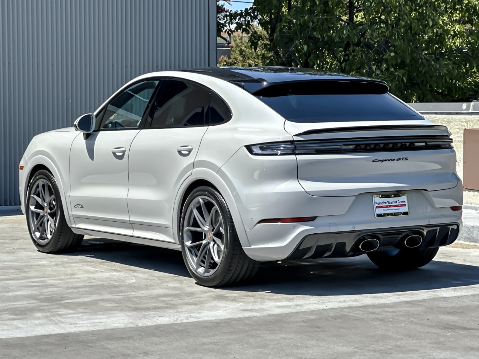 2025 Porsche Cayenne GTS Coupe photo 4