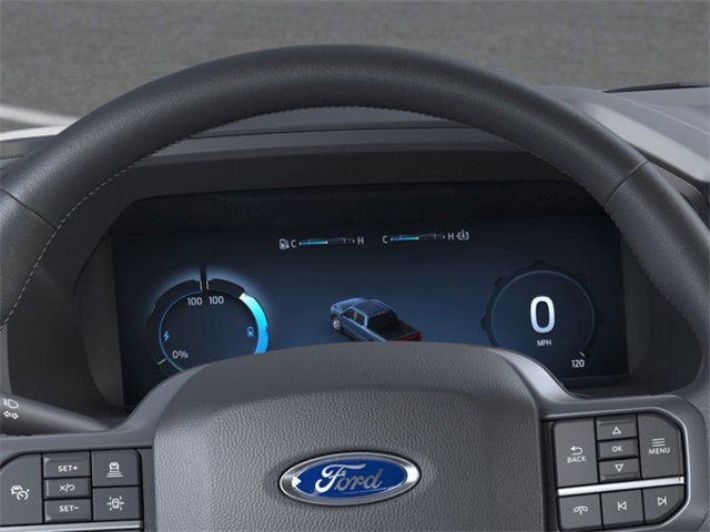 2025 Ford F-150 Lightning Lariat photo 13
