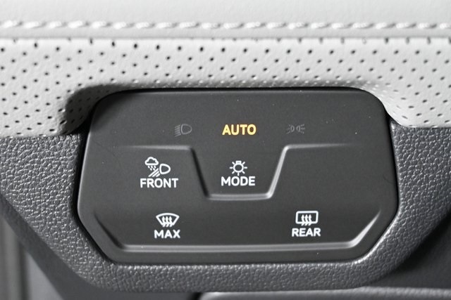 2025 Volkswagen Atlas Peak Edition SE photo 12