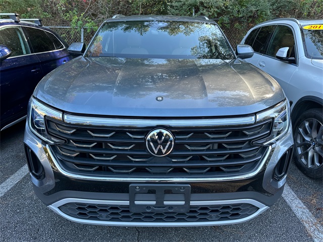 2024 Volkswagen Atlas Cross Sport SE photo 2