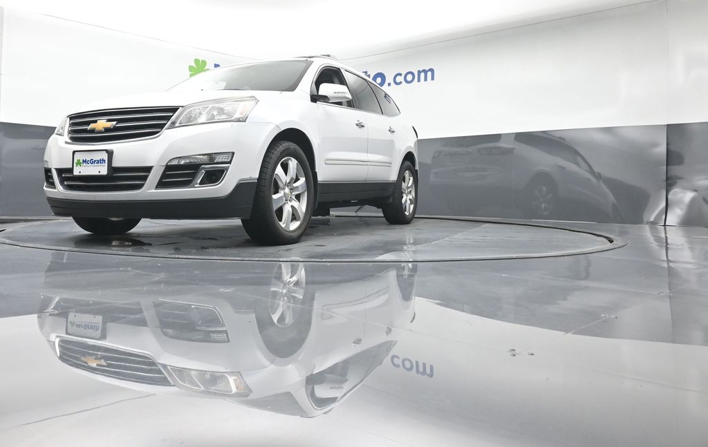 2017 Chevrolet Traverse Premier photo 4