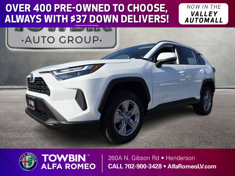 2023 Toyota RAV4 LE's photo