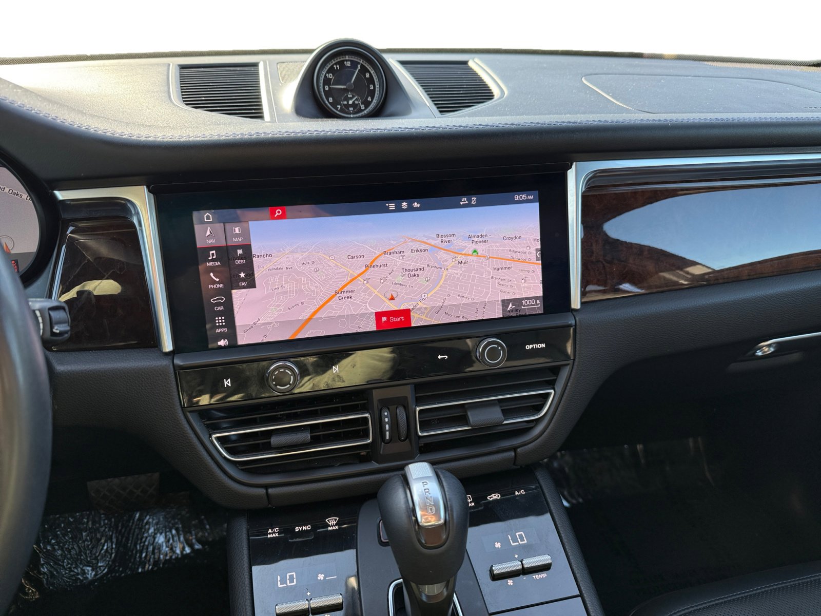 2022 Porsche Macan S photo 12