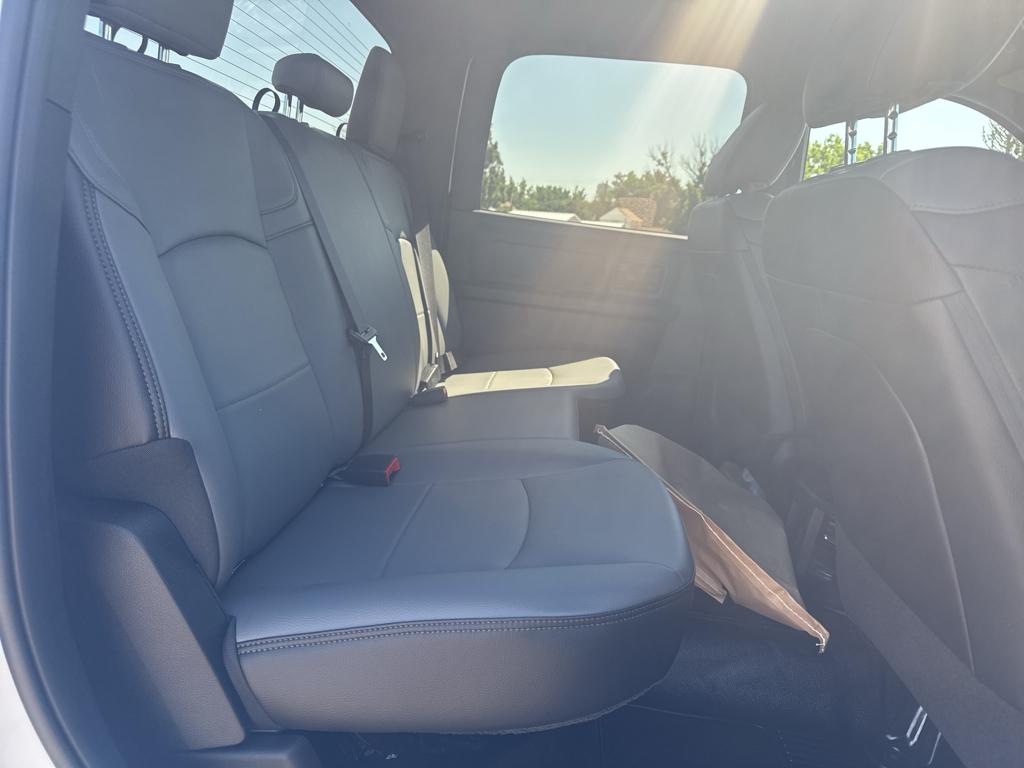 2025 Ram 5500 Tradesman photo 16