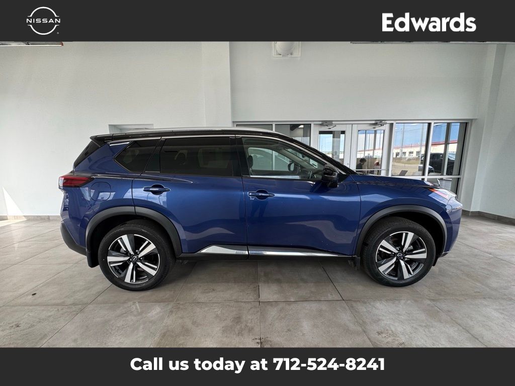 2023 Nissan Rogue SL's photo