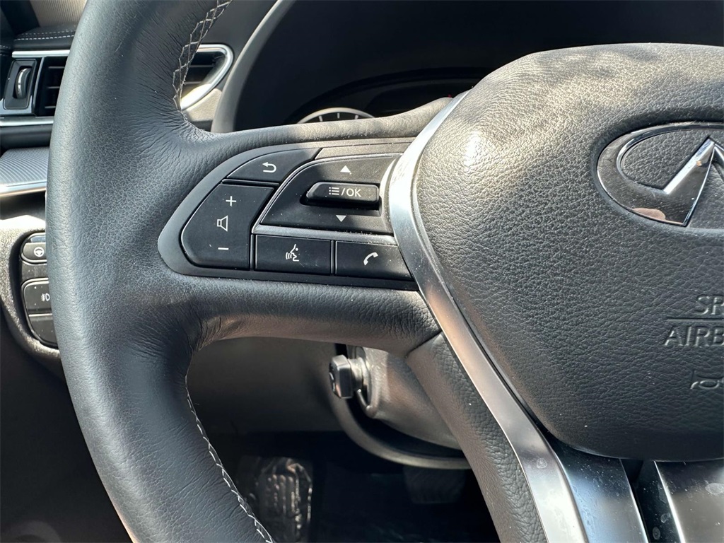 2019 Infiniti QX50 Essential photo 13