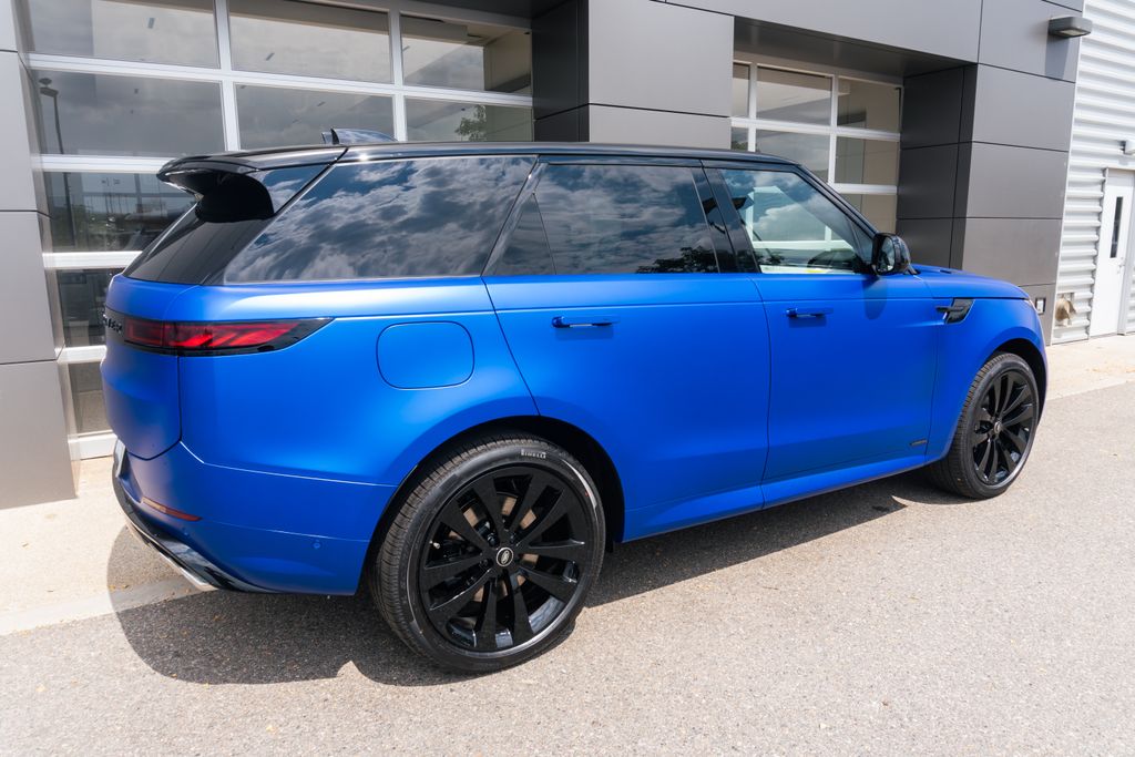 2025 Land Rover Range Rover Sport Autobiography photo 3