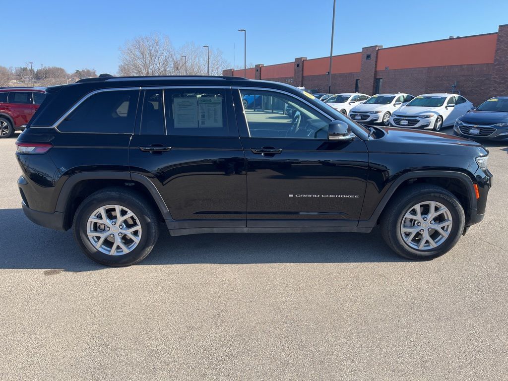2023 Jeep Grand Cherokee Limited photo 2