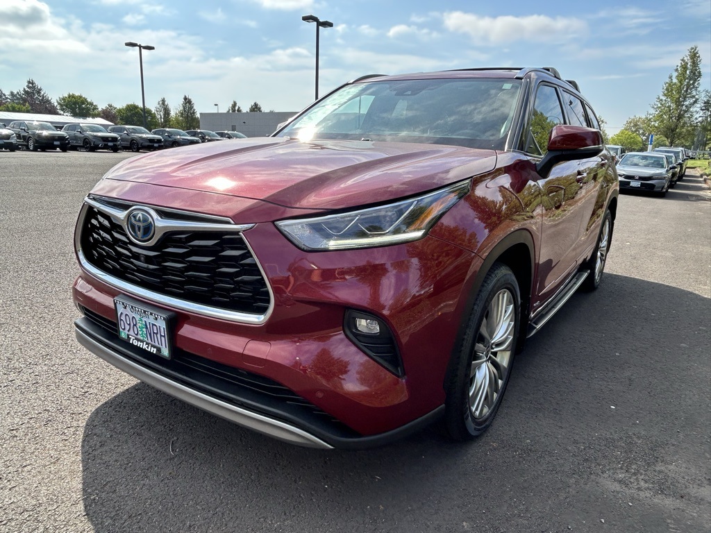 2022 Toyota Highlander Hybrid Platinum photo 3