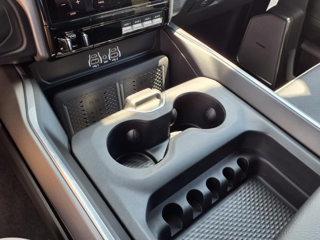 2025 Ram 2500 Laramie photo 8