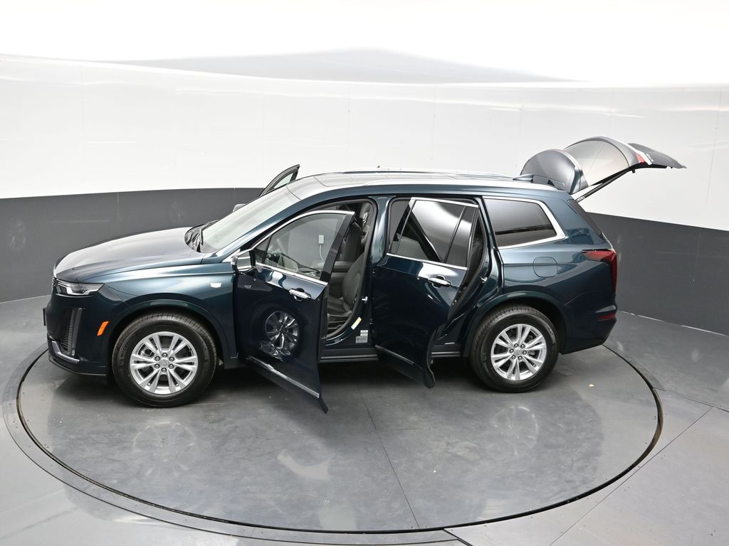 2025 Cadillac XT4 Luxury photo 36