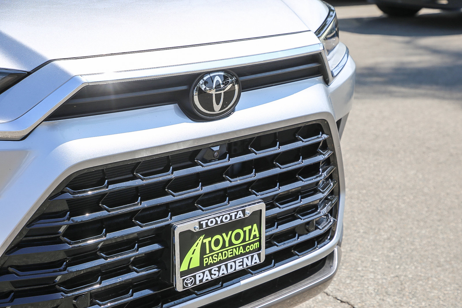 2024 Toyota Grand Highlander Limited photo 4