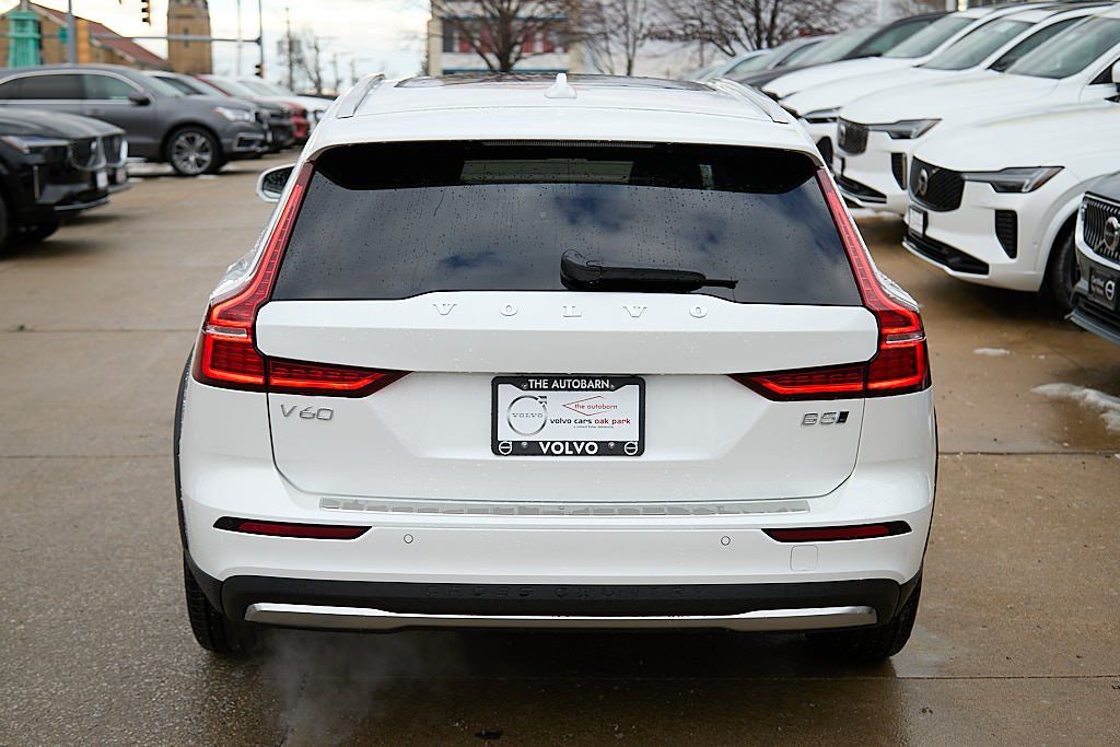 2026 VOLVO V60CC - Image 7