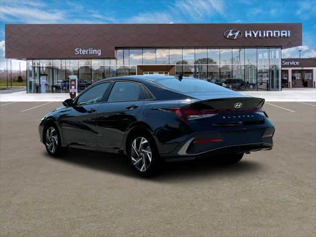 2025 Hyundai Elantra SEL Sport photo 3