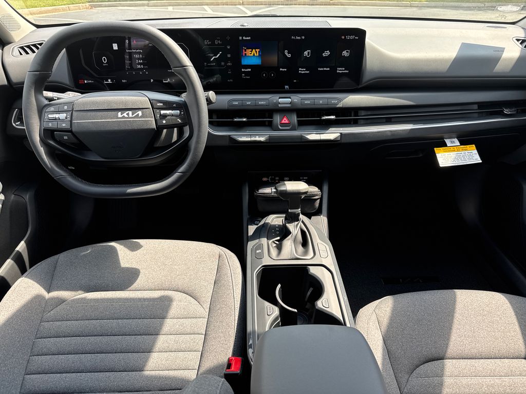 2025 Kia K4 EX photo 22
