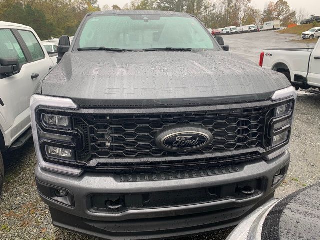 2026 Ford F-350 Lariat photo 3