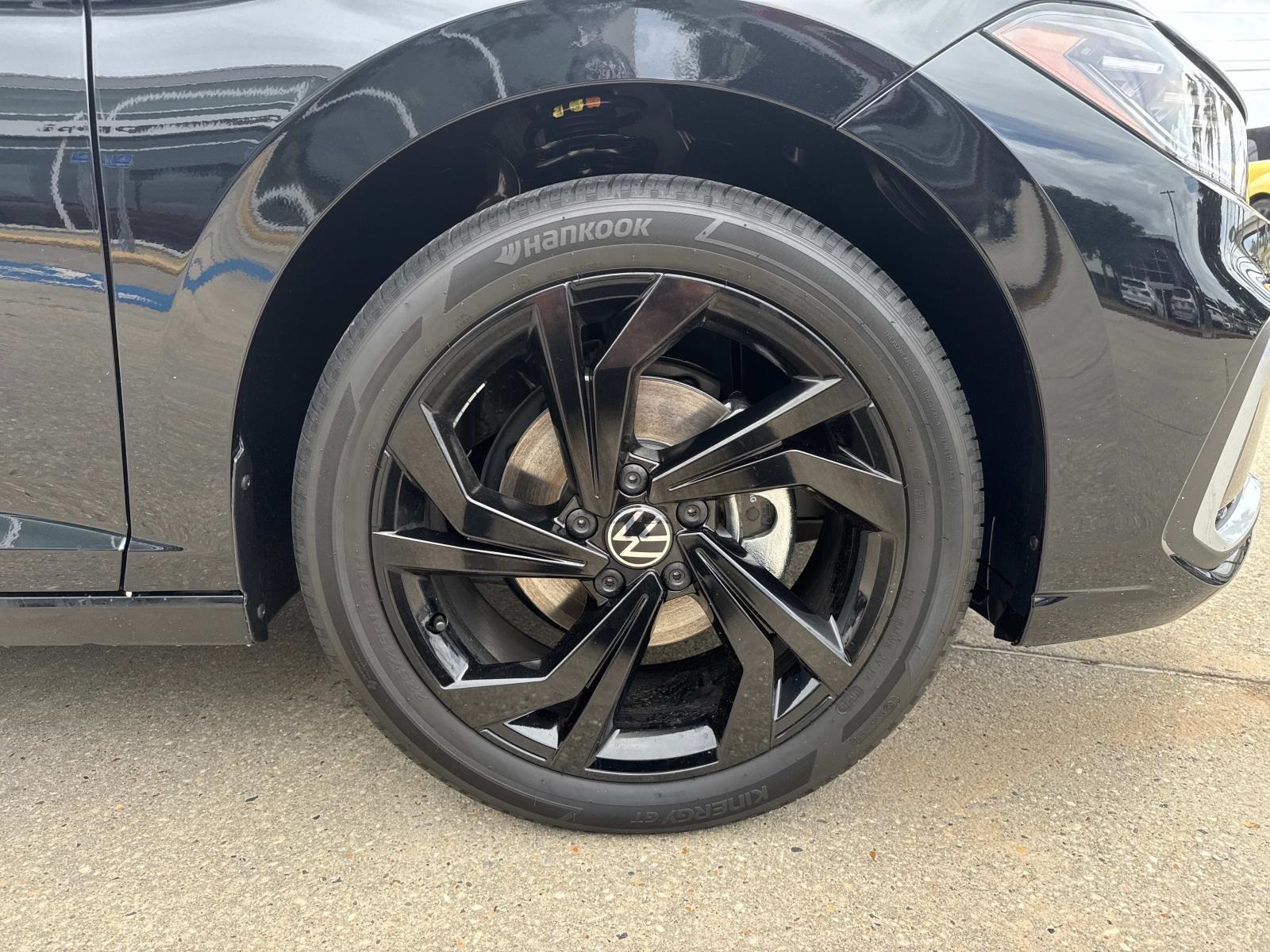 2025 Volkswagen Jetta 1.5T SE photo 3